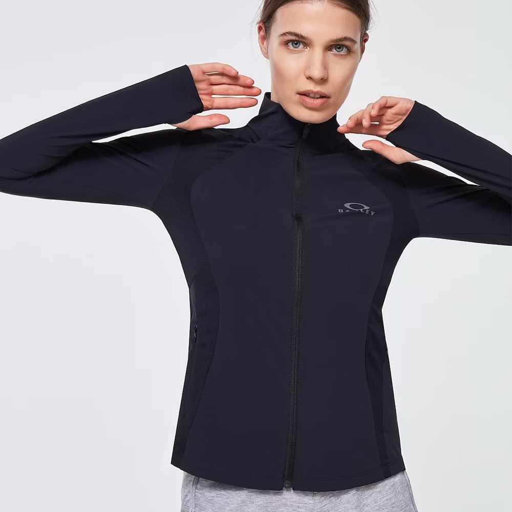 NWT Oakley studio jacket woman’s